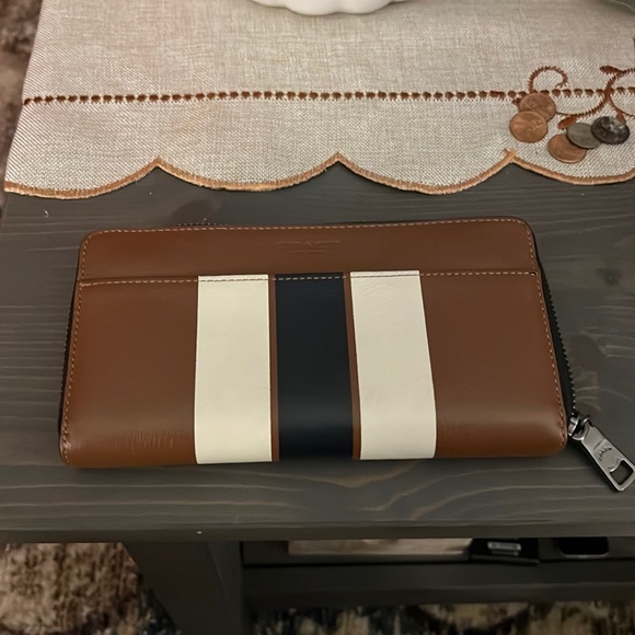 Blue& Brown Mens zip around Wallet - Picture 1 of 3
